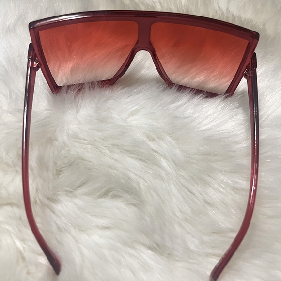 Red Oversized Sunglasses - Picture 5 of 6